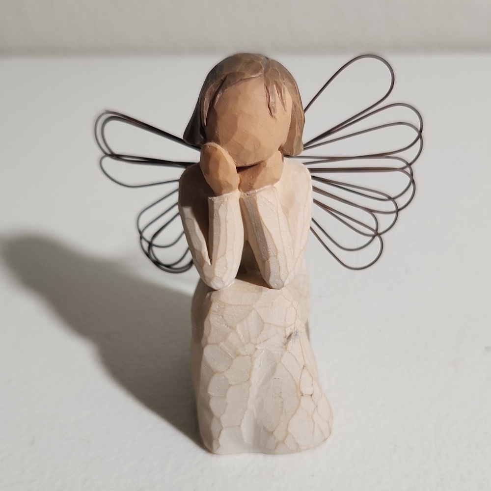 Willow Tree Figure Angel of Caring Demaco Susan Lordi 2001